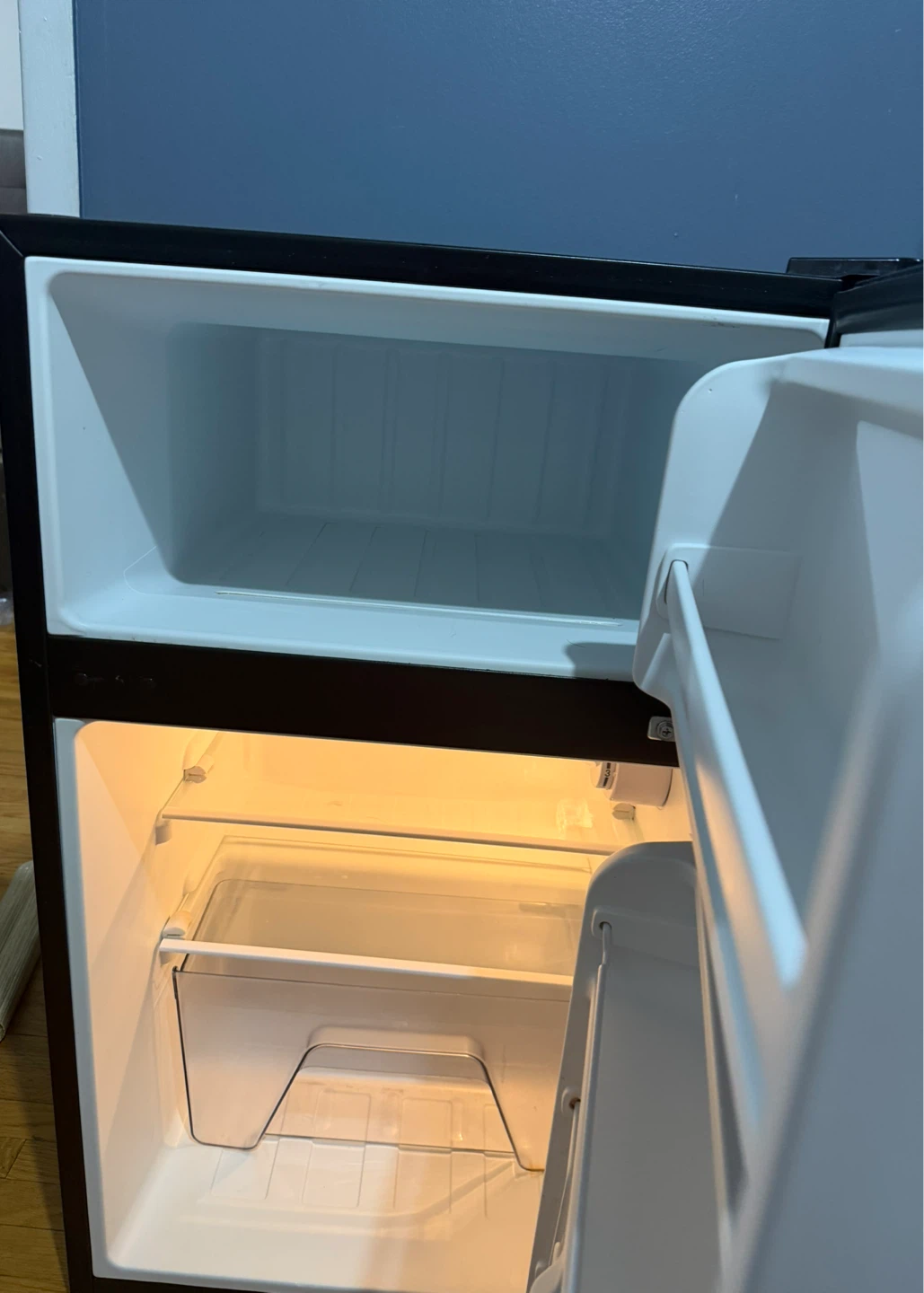 Whirlpool Mini Fridge - Great Condition! - photo 2