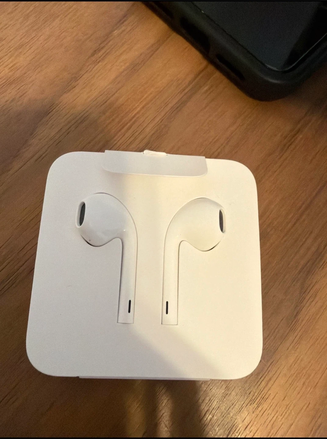 New Apple EarPods with 3.5mm Headphone Plug - photo 2