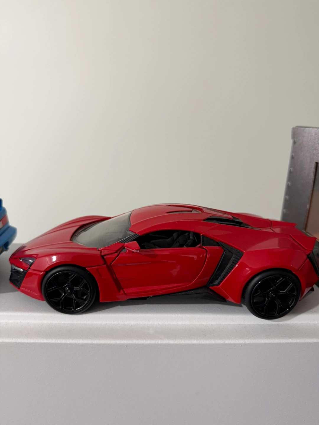 Toy Cars - 1:24 Fast and Furious Red Sports Car