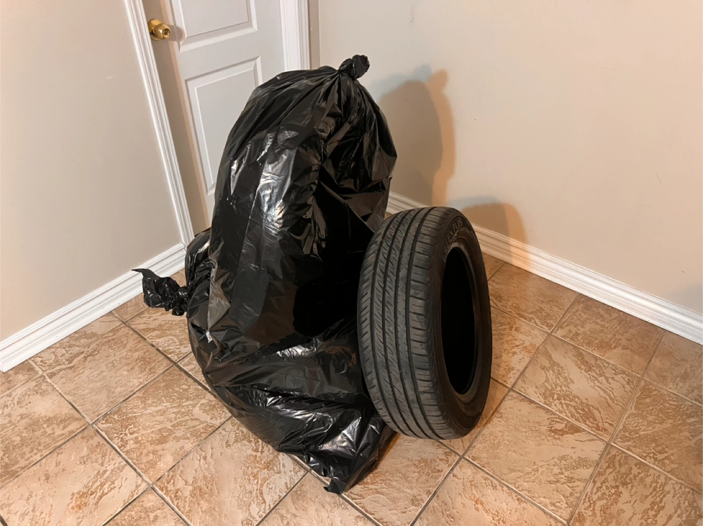 205/60R16 all Season Tires, 75 %+ Tread - photo 4
