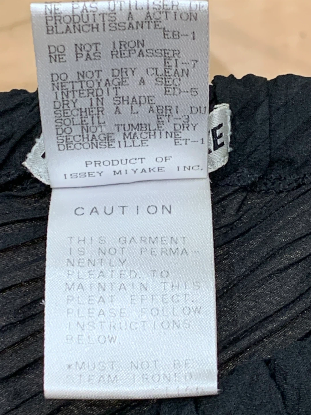 Issey Miyake Black Pleated Skirt (Size M) - photo 3