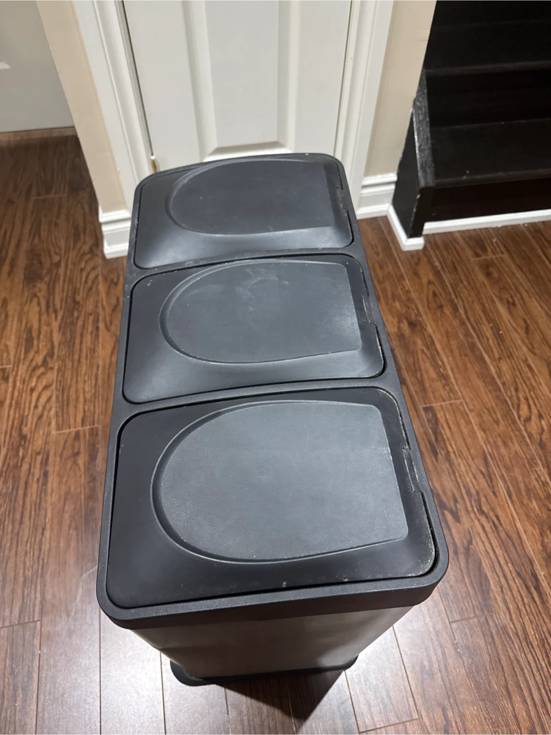 Almost new - Triple Compartment Recycling Bin - photo 2