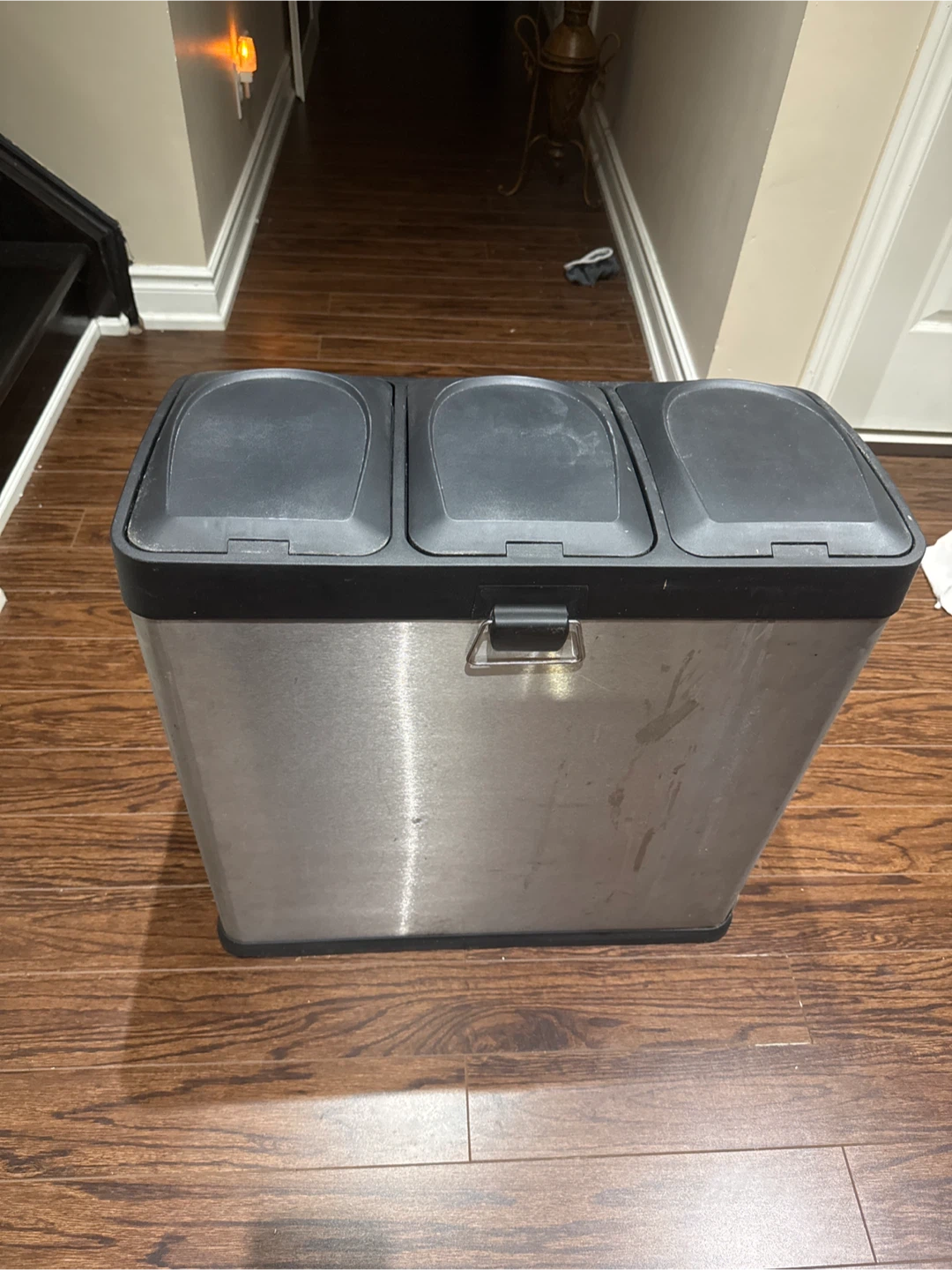 Almost new - Triple Compartment Recycling Bin - photo 3