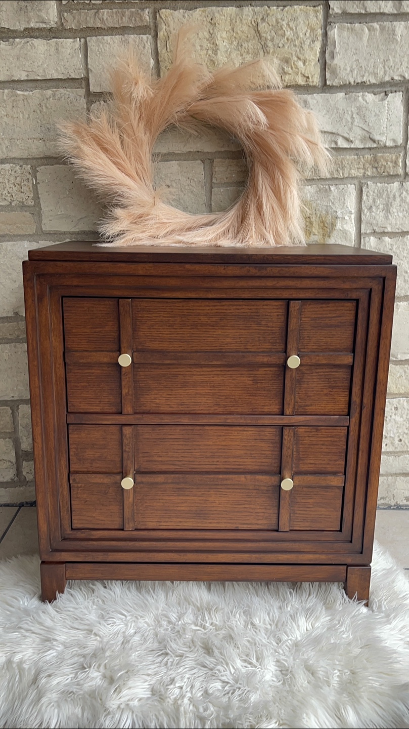 Oversized nightstand/Accent piece/Small console table - photo 2