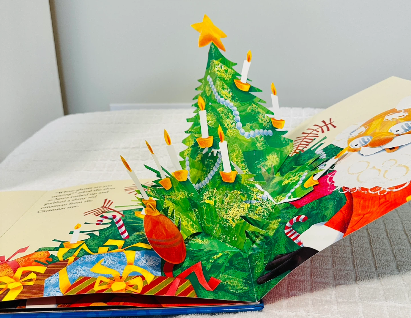 Vintage (2003) Santa’s Surprise Pop Up Hard Cover Book… - photo 3