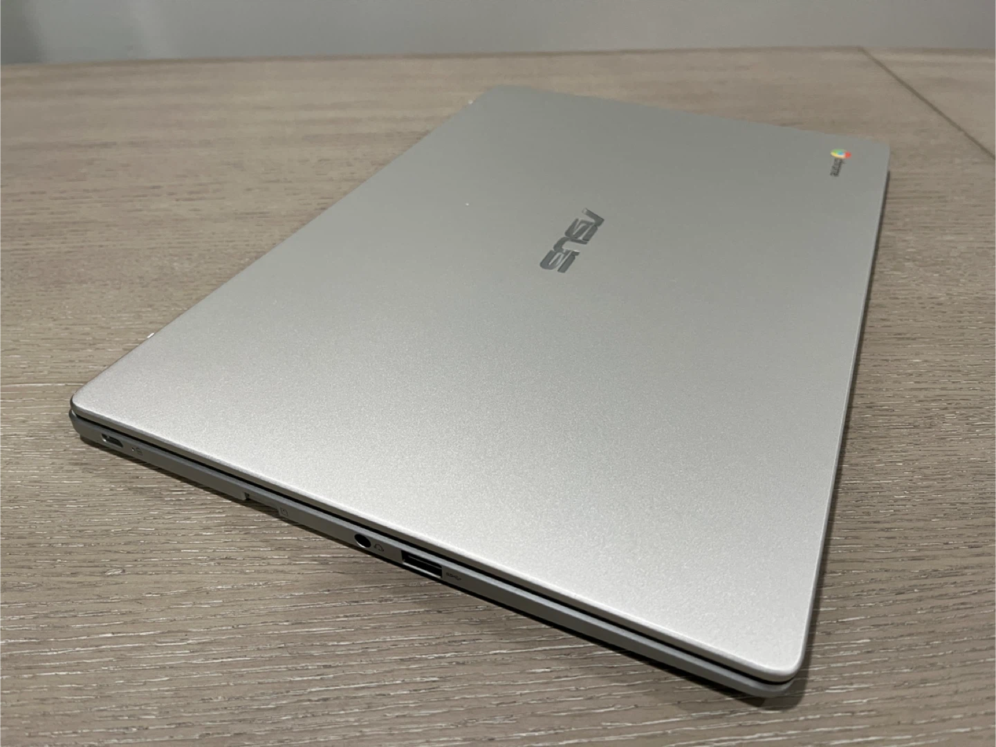 ASUS Chromebook Laptop - Silver - photo 2