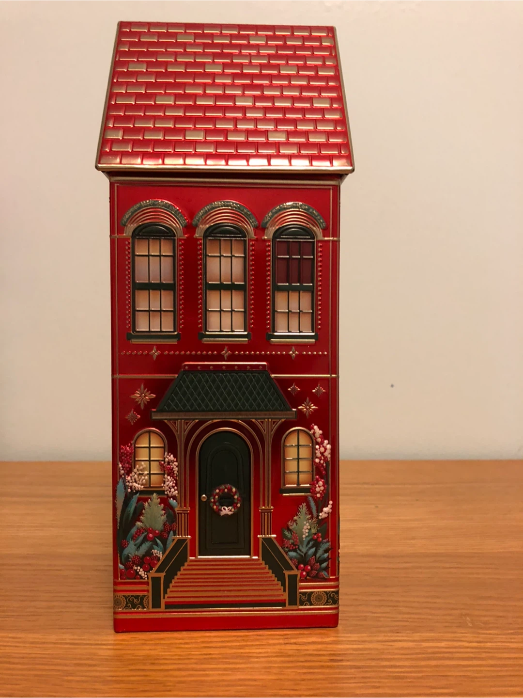 Decorative Red House Tin - photo 3