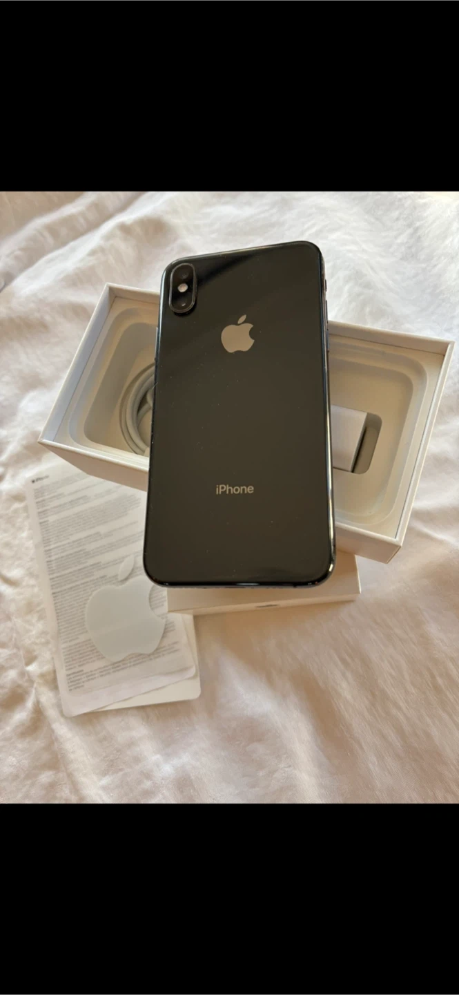 Apple iPhone XS Space Gray 64GB - Like New! - photo 2