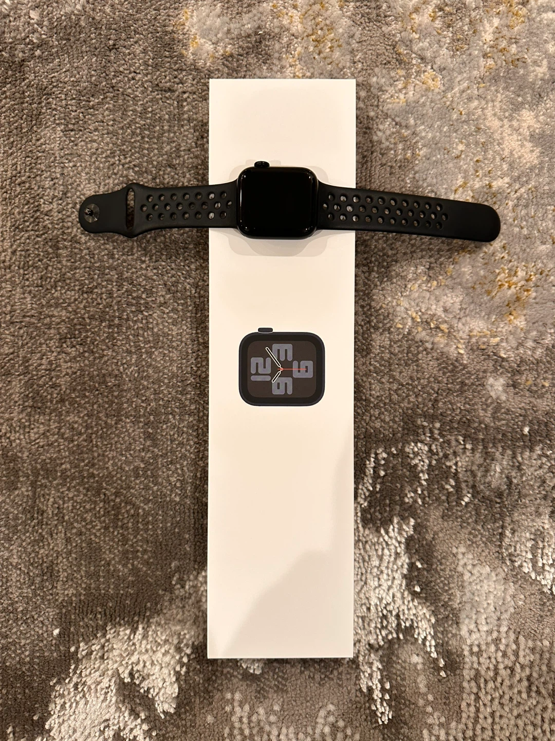 Apple Watch SE 2nd Gen 40MM  - photo 3