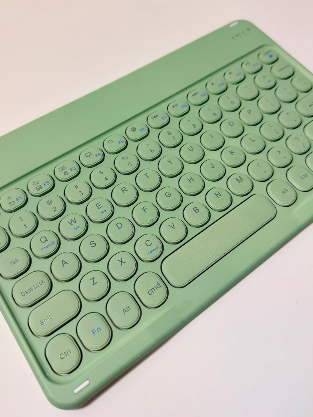 Wireless Bluetooth Keyboard Mouse in Green Pink Mouse Pad - photo 2