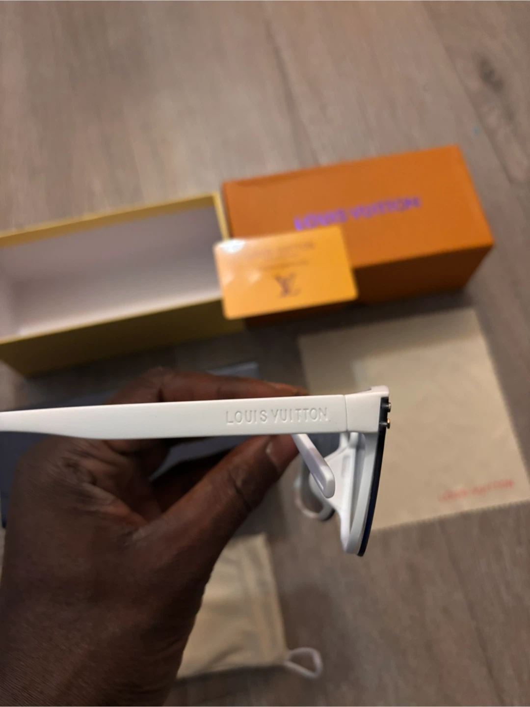Louis Vuitton Sunglasses - White Frame - photo 3
