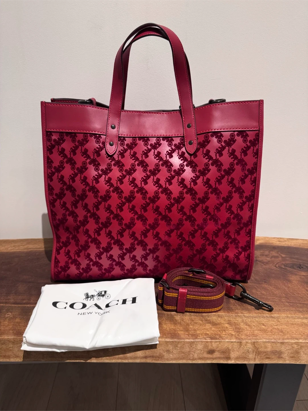Coach Field Tote 40 Horse & Carriage