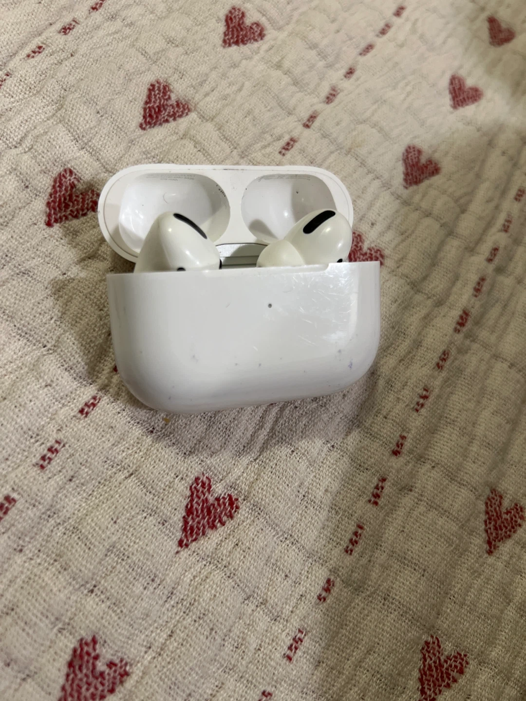 AirPods Pro (1st Gen) – One Ear Has Static