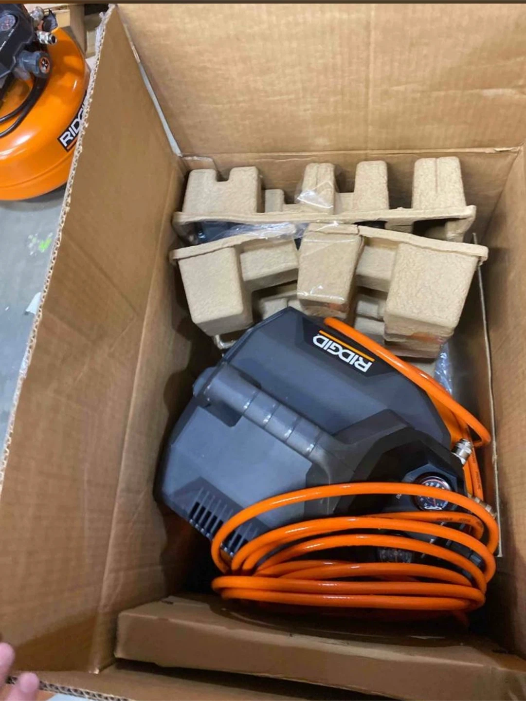 RIDGID 6 Gallon Air Compressor & 3-Tool Combo Kit - photo 3