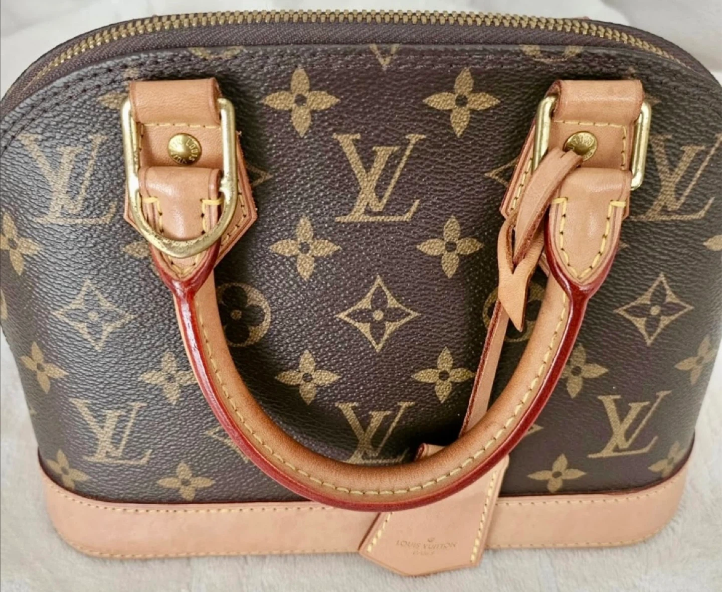 💯 Authentic Louis Vuitton Alma BB crossbody/top handle purse - photo 4
