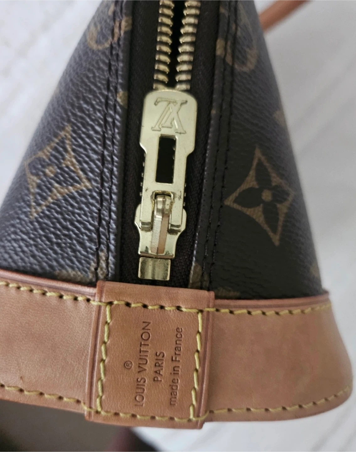 💯 Authentic Louis Vuitton Alma BB crossbody/top handle purse - photo 3