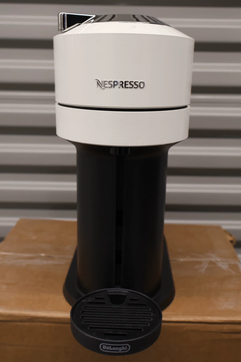 Nespresso Vertuo Next by De'Longhi and Milk Frother - photo 2