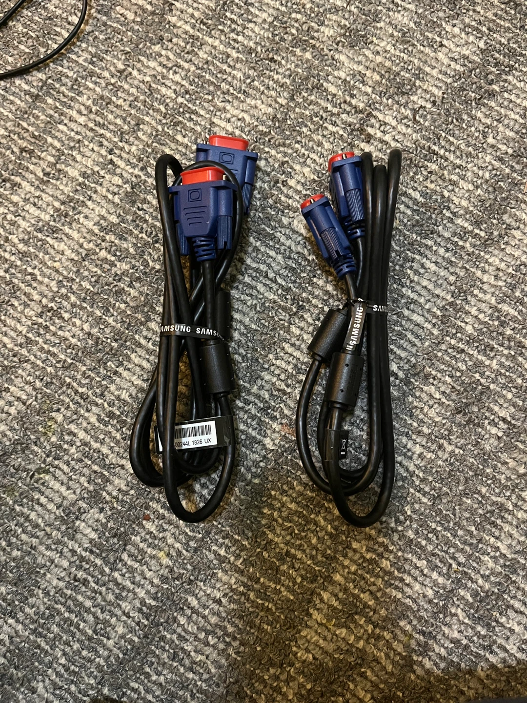 Samsung VGA Cable & Anker USB Power Strip - photo 4