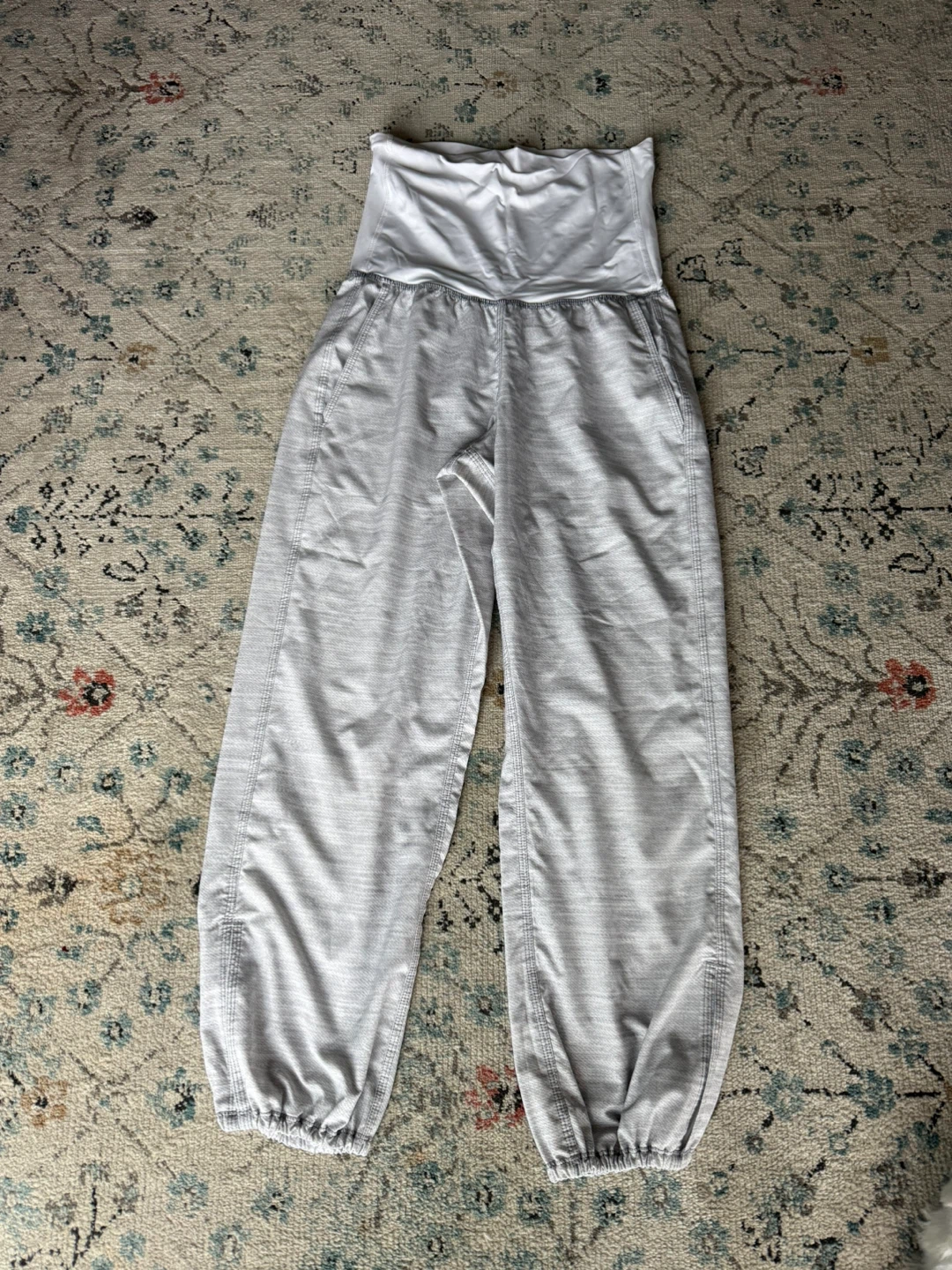 Lululemon Grey Jogger Pants - Size 2
