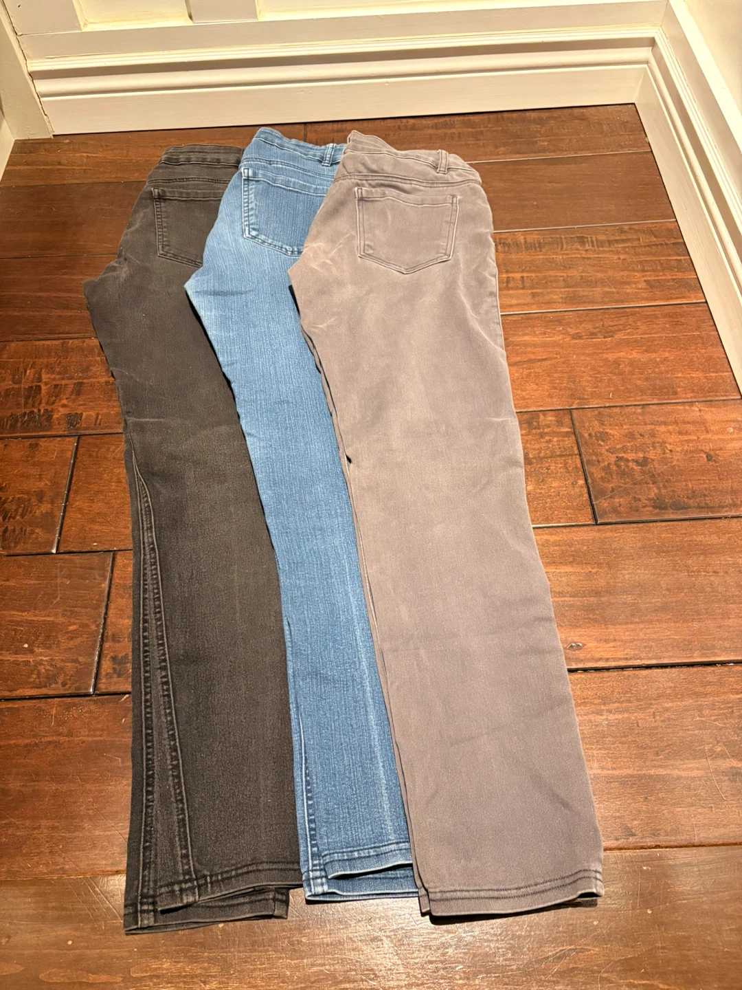 Women’s Jeans - Size 6- 3 Pairs - photo 2