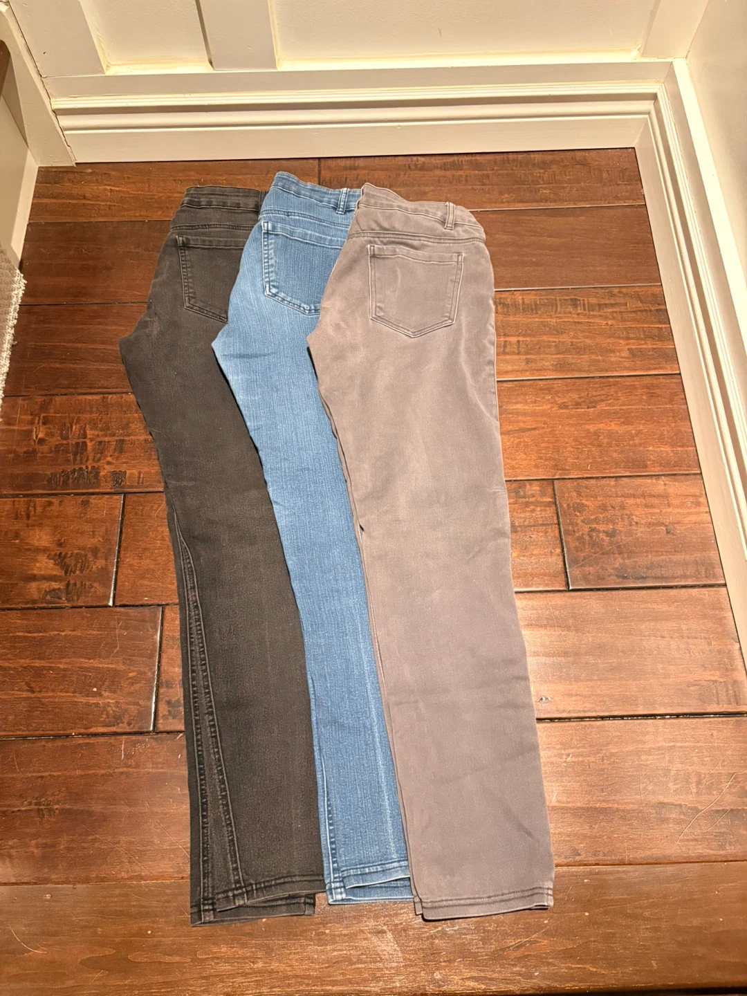 Women’s Jeans - Size 6- 3 Pairs - photo 3