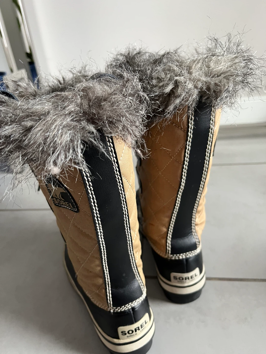 Joan of Arctic Sorel Winter Boots, Size 5.5 - photo 3