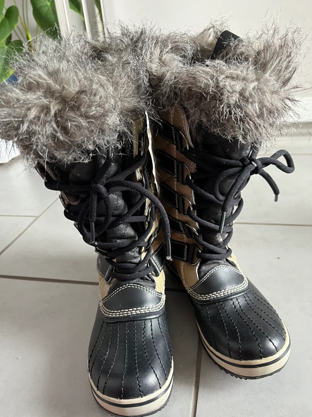 Joan of Arctic Sorel Winter Boots, Size 5.5 - photo 2