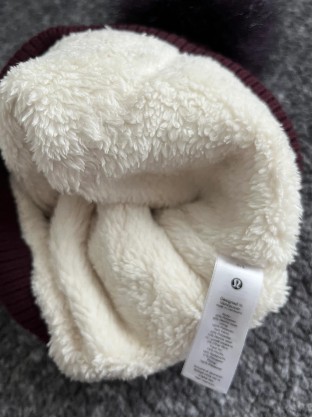 Lululemon Pom Beanie - One Size, only worn once - photo 4