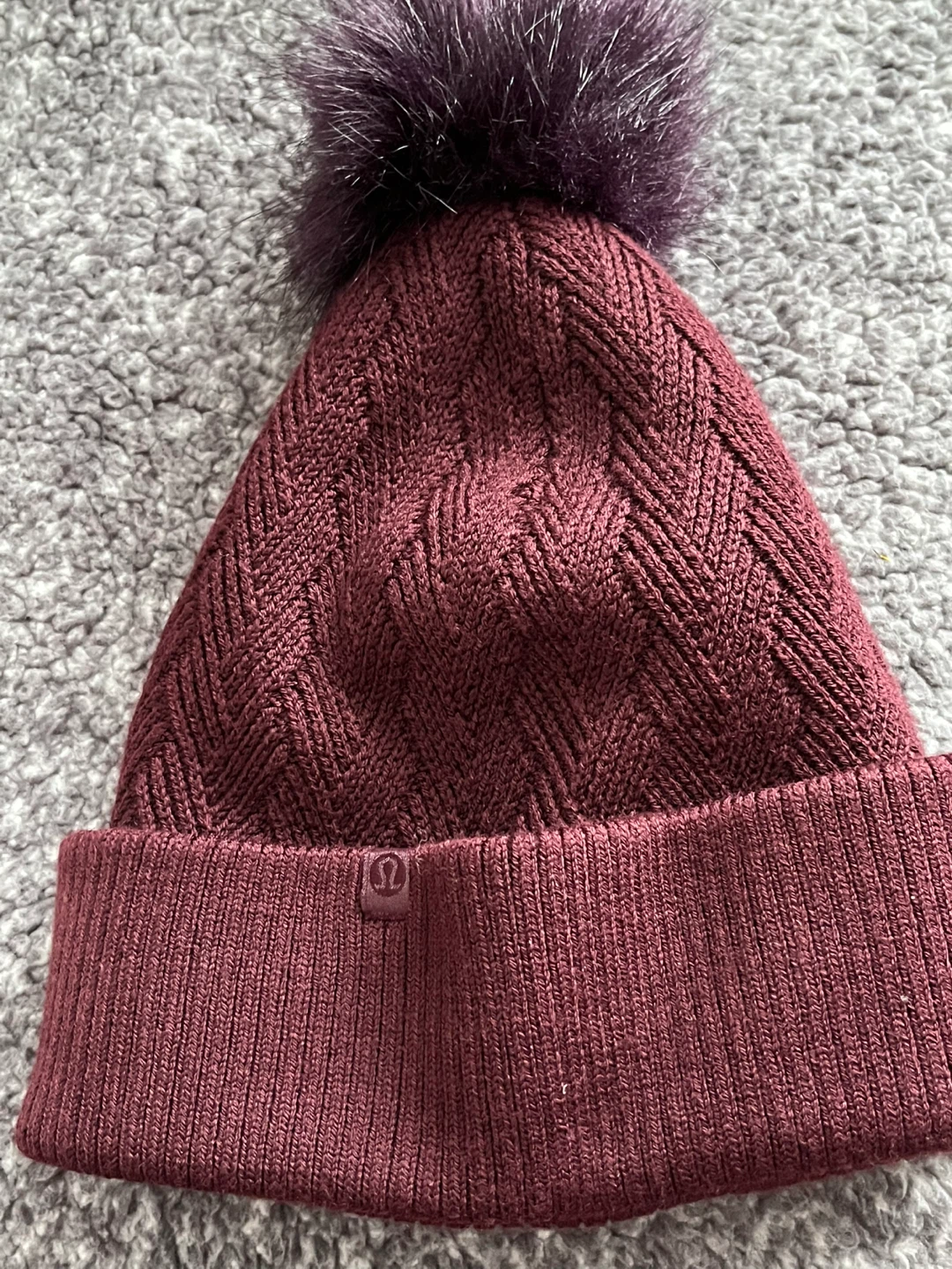 Lululemon Pom Beanie - One Size, only worn once - photo 2