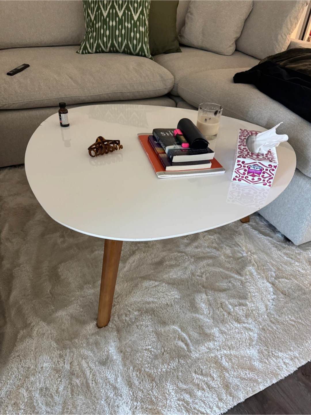FREE White Modern Coffee Table (Damaged)