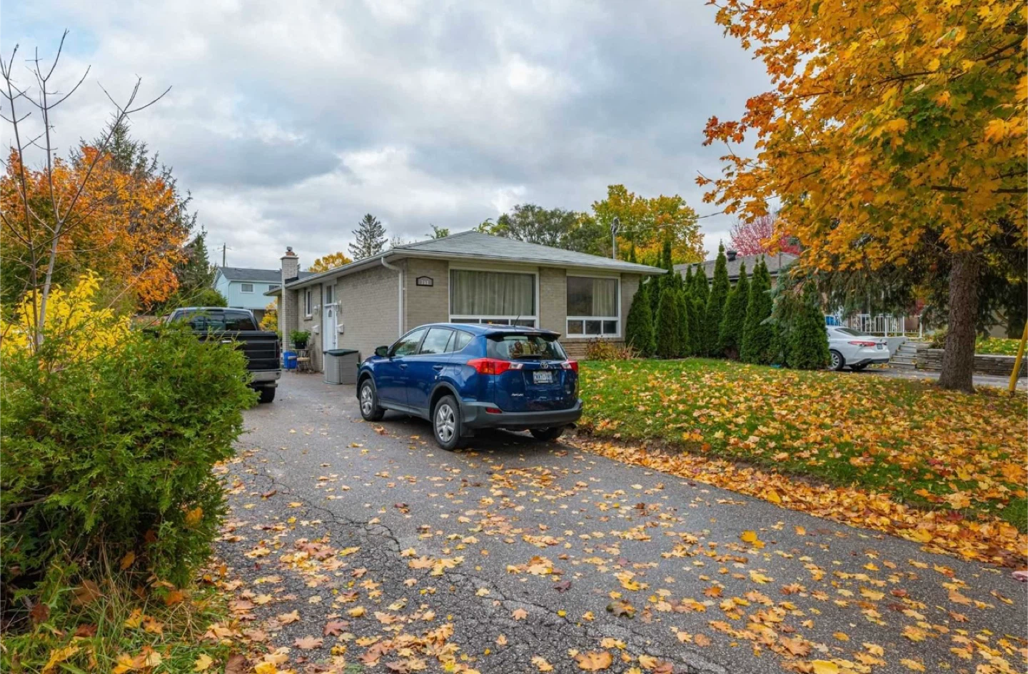 3+2 bedroom detached house in Newmarket - photo 2