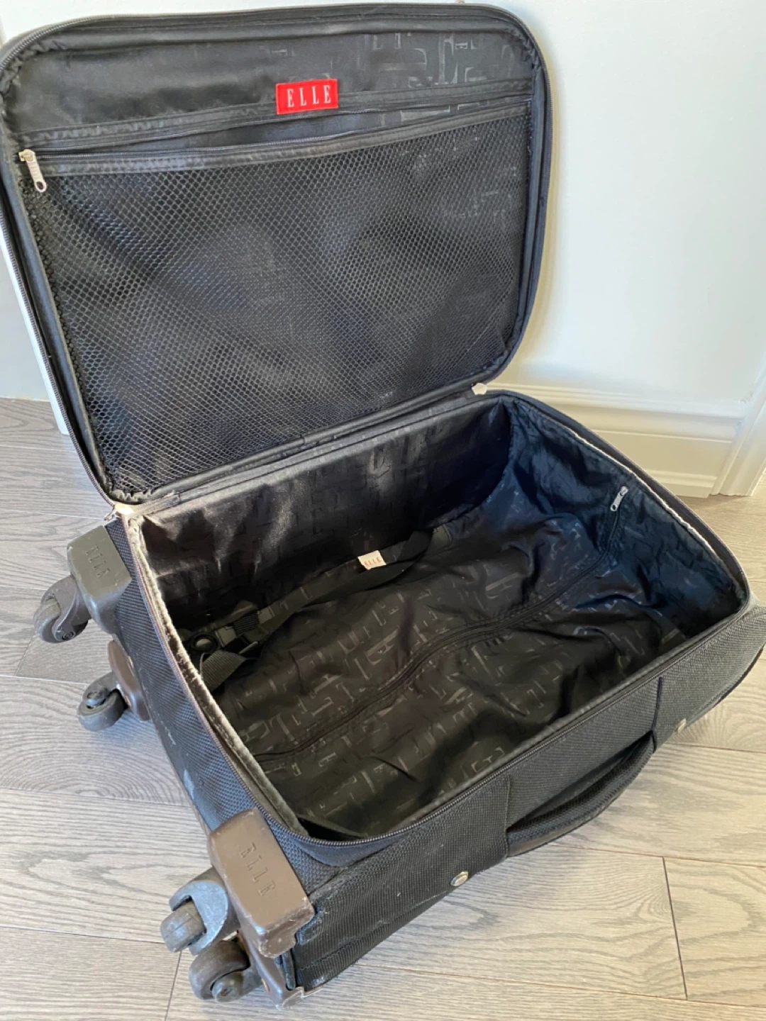 ELLE Black Rolling Suitcase - photo 5