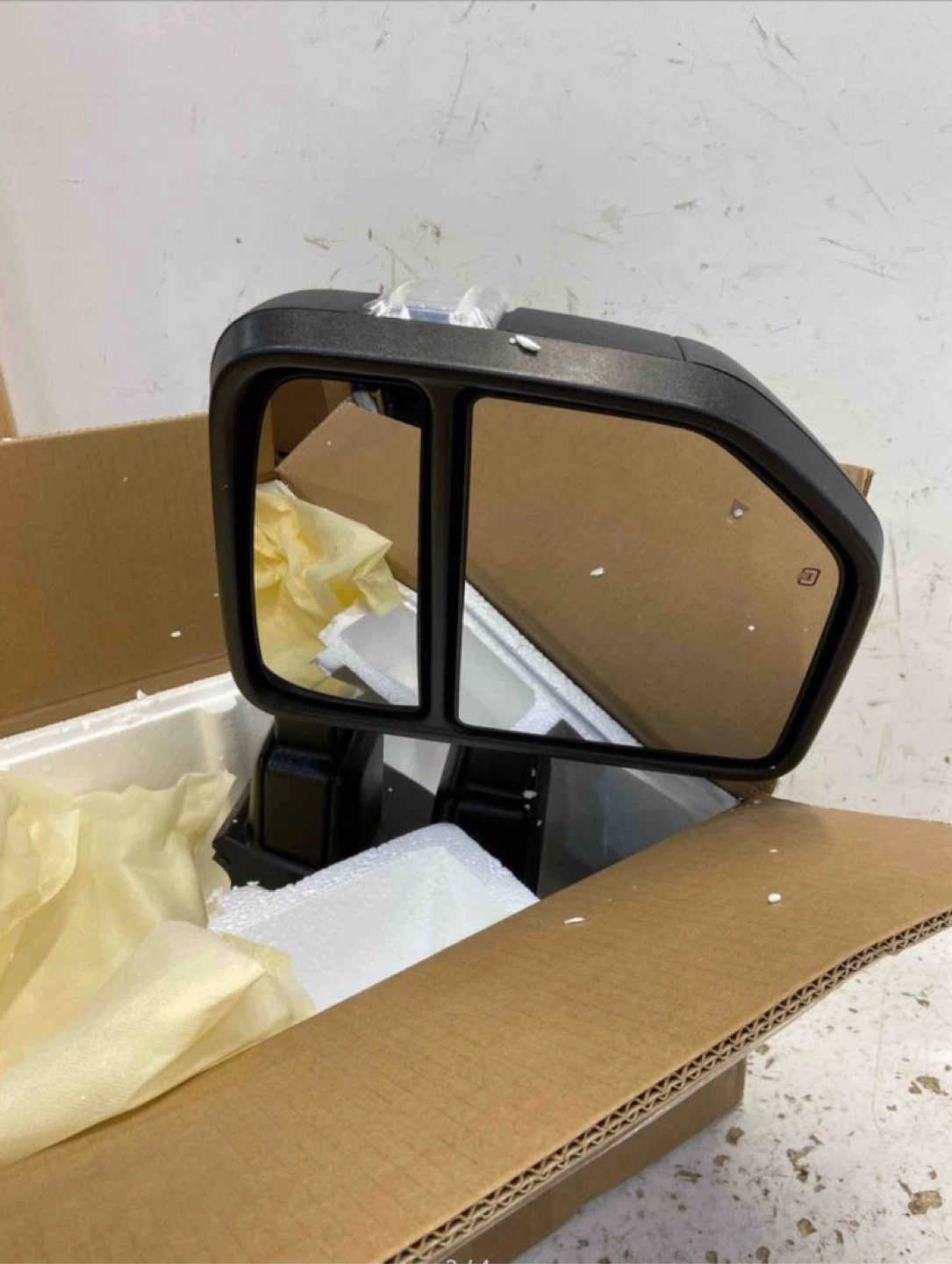 New Left Driver Side Tow Mirror for Ford F250 - photo 2