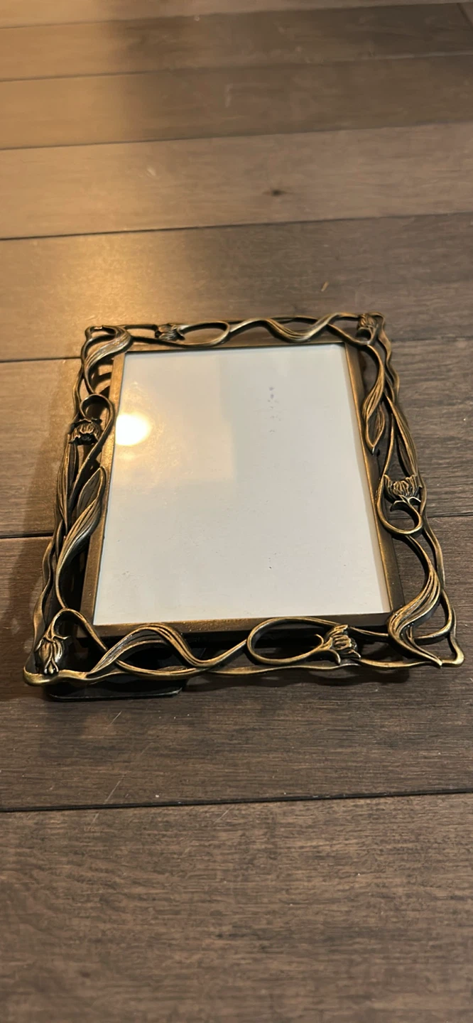 Vintage Style Floral Picture Frame