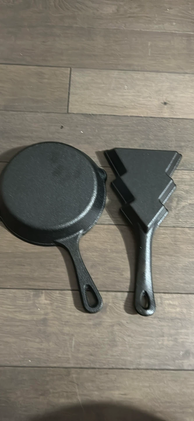 Cast Iron Skillet and Lightning Pan - photo 2