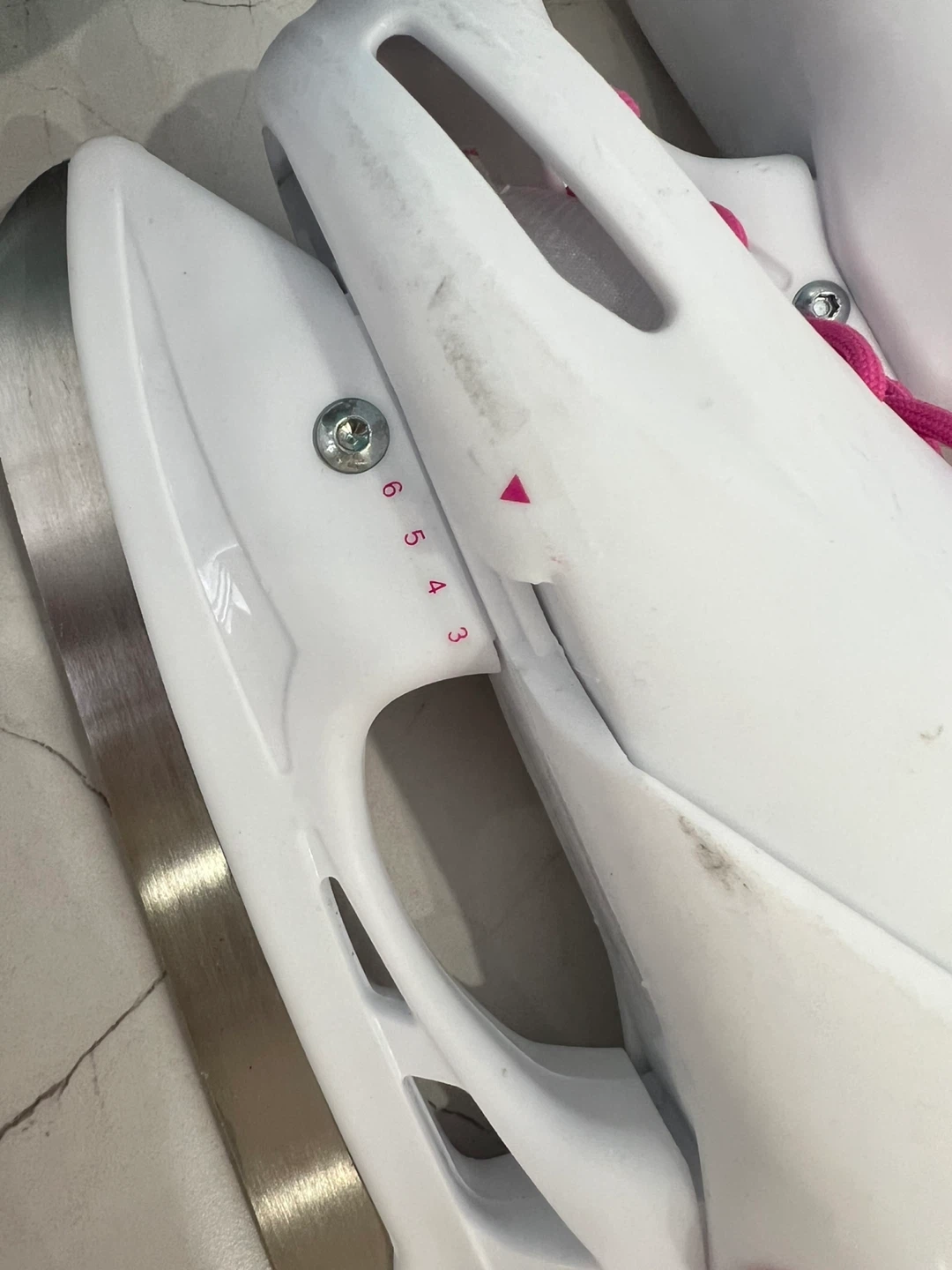 Girls' Ice Skates Size 5 & Helmet - photo 3