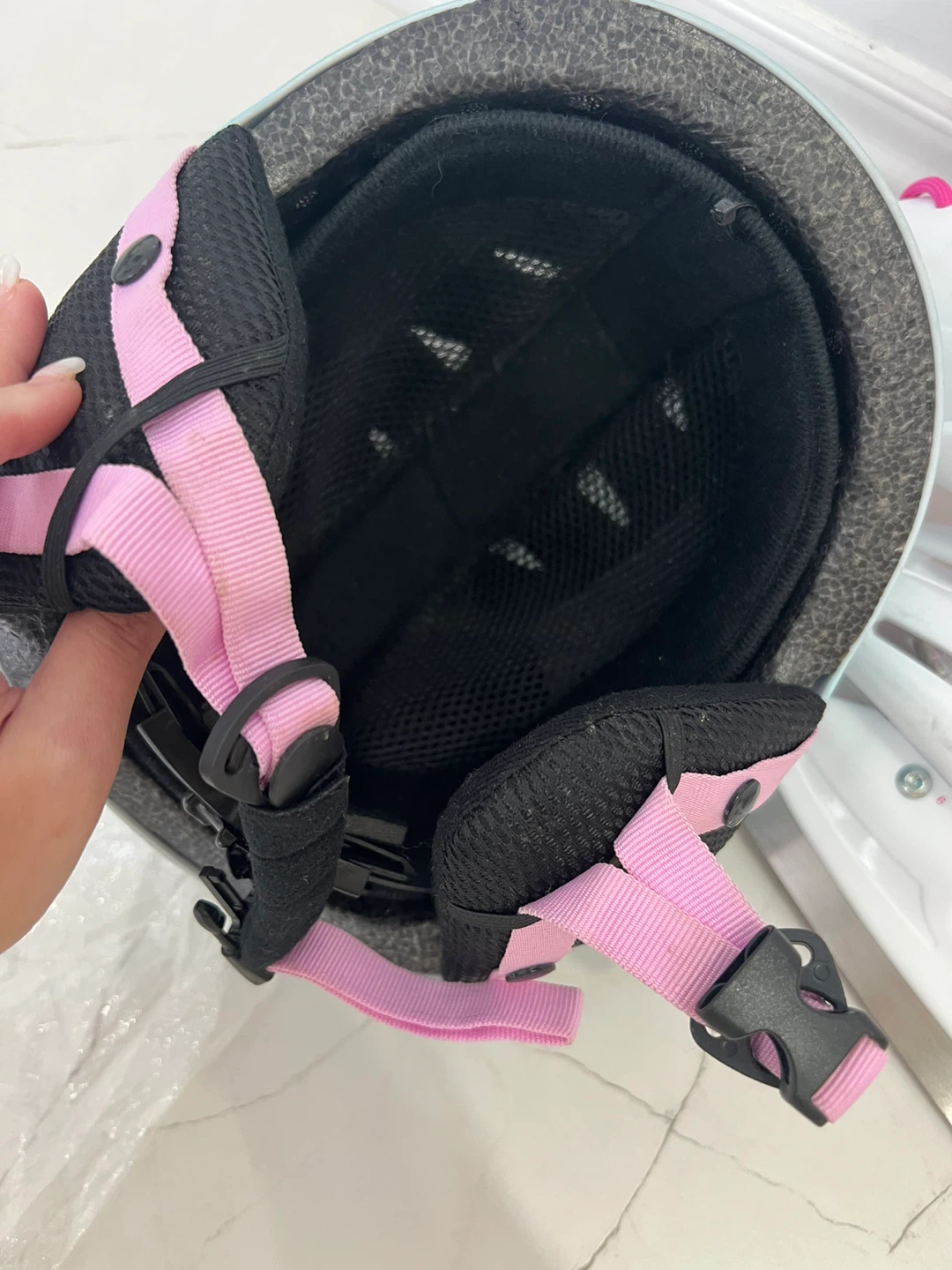 Girls' Ice Skates Size 5 & Helmet - photo 2