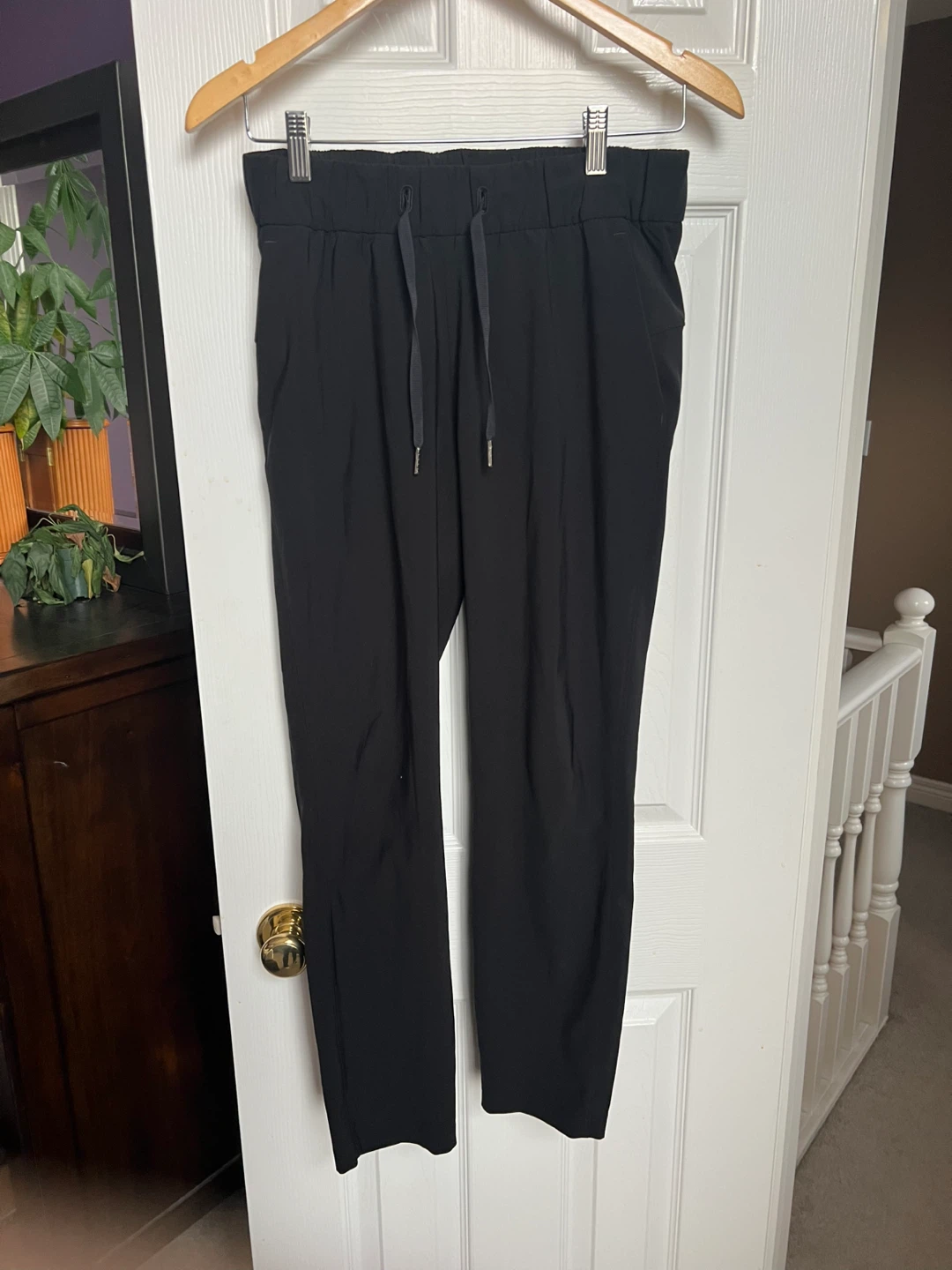 Lululemon Black Jogger Pants size 4