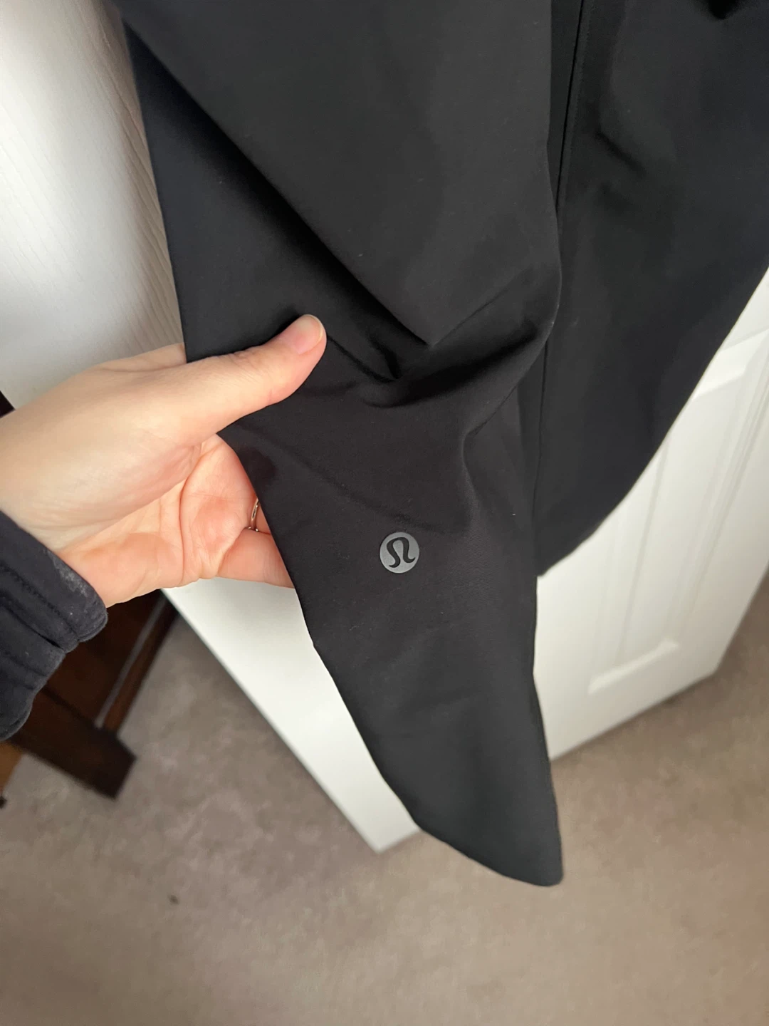 Lululemon Black Jogger Pants size 4 - photo 3