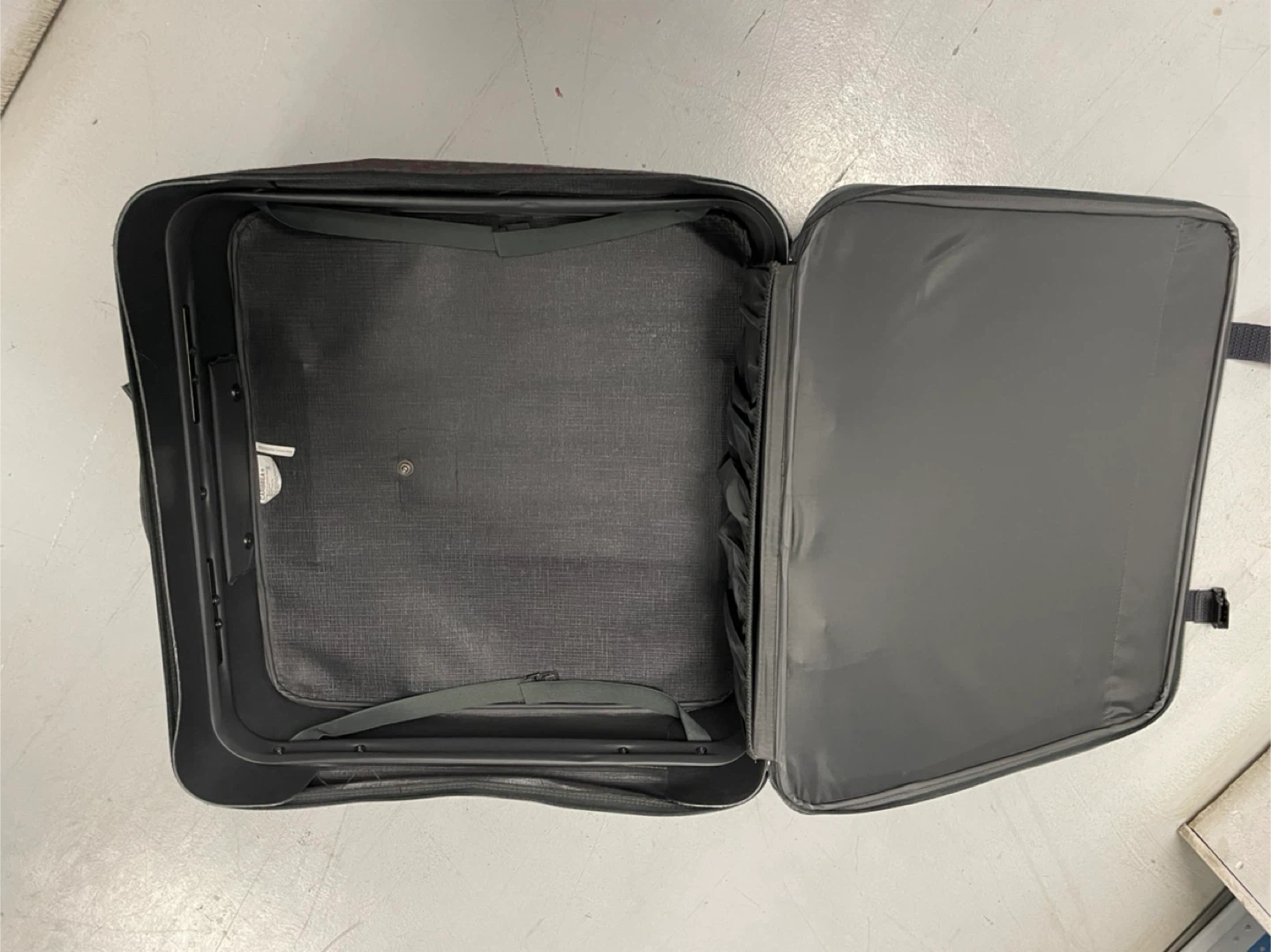 Samsonite Suitcase - photo 4