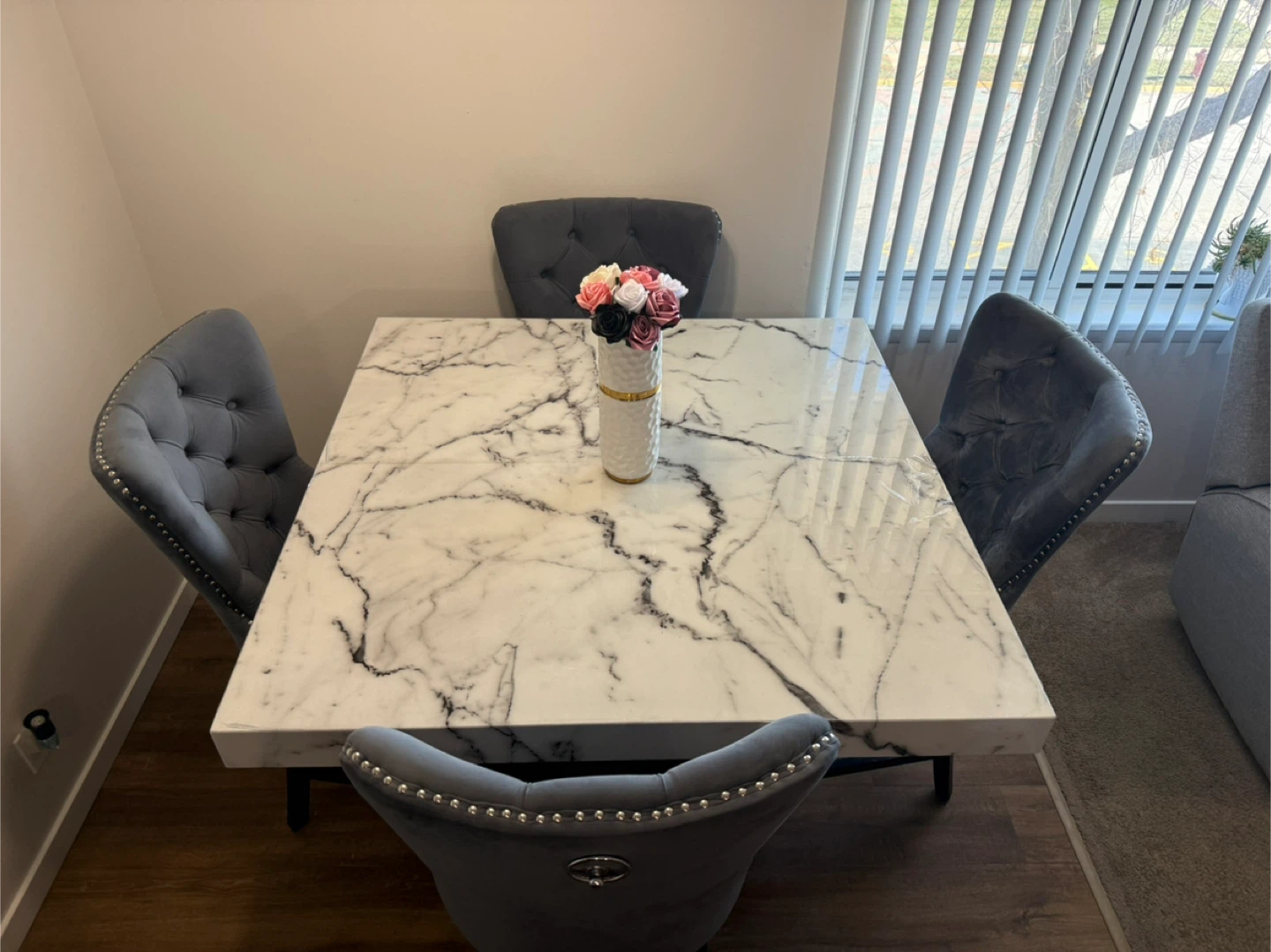 Square Marble Dining Table with 4 Gray Velvet Chairs - photo 2