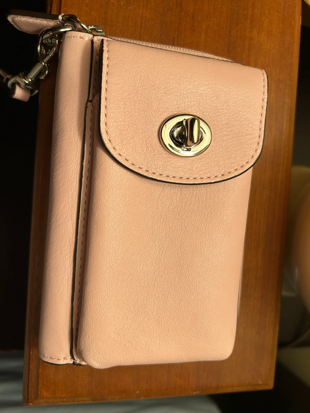 Vintage Pink Coach Universal Wallet (Turnlock) - photo 3