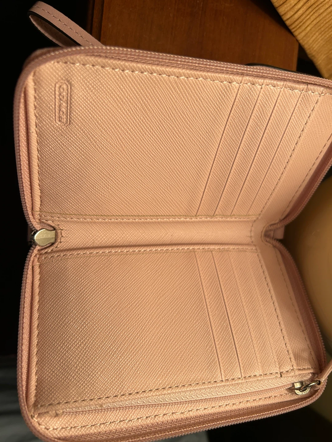 Vintage Pink Coach Universal Wallet (Turnlock) - photo 4