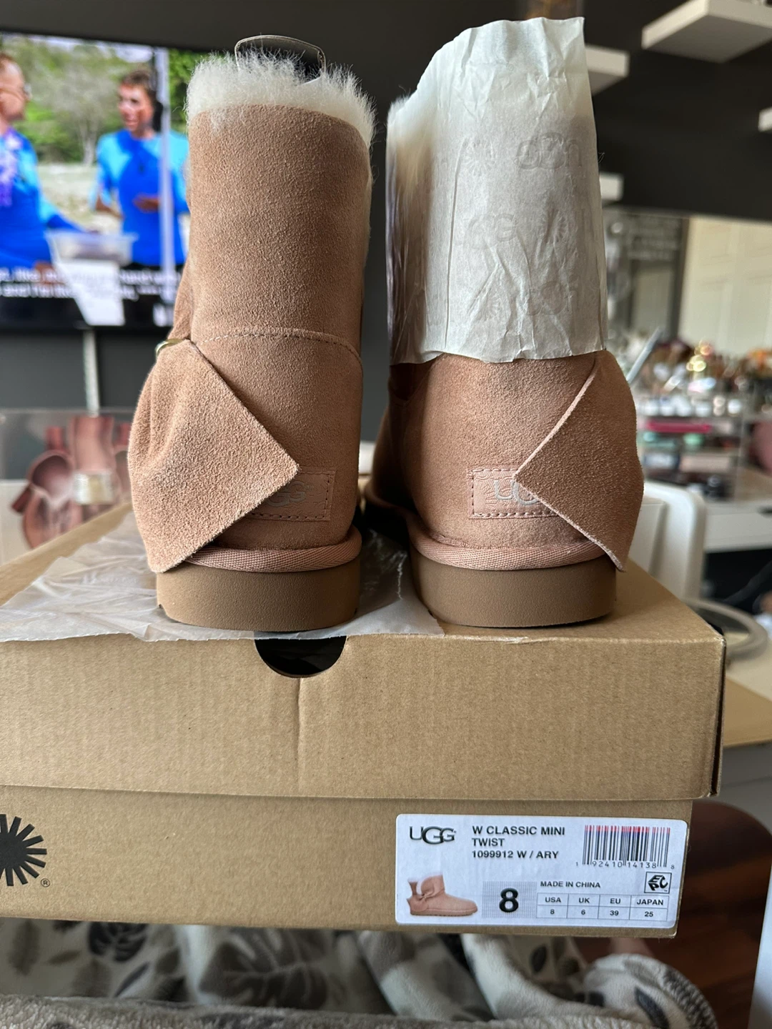 UGG Classic Mini Twist, Sand size 8 women, MINT NEW condition - photo 2