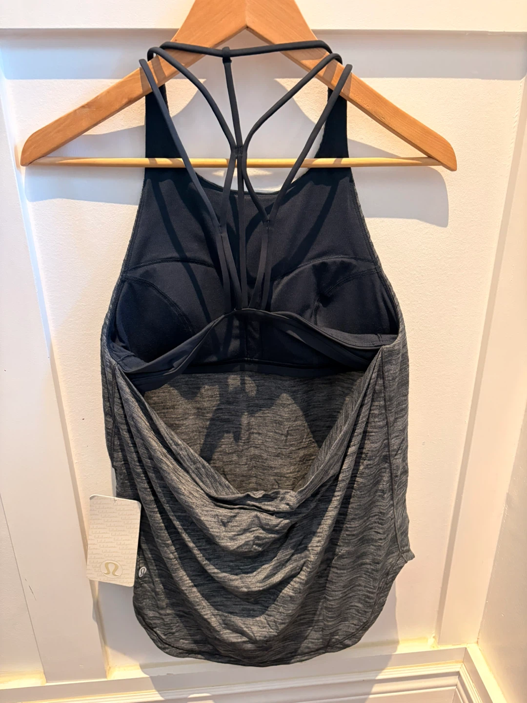 Lululemon Raise The Barre Tank, Size 8 - photo 4