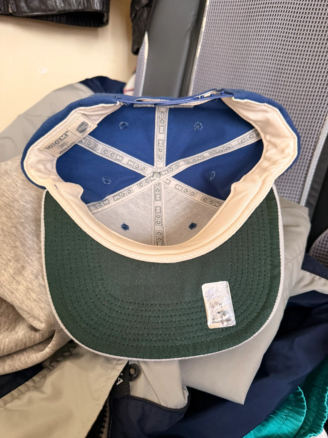 Toronto Maple Leafs Hat - photo 2