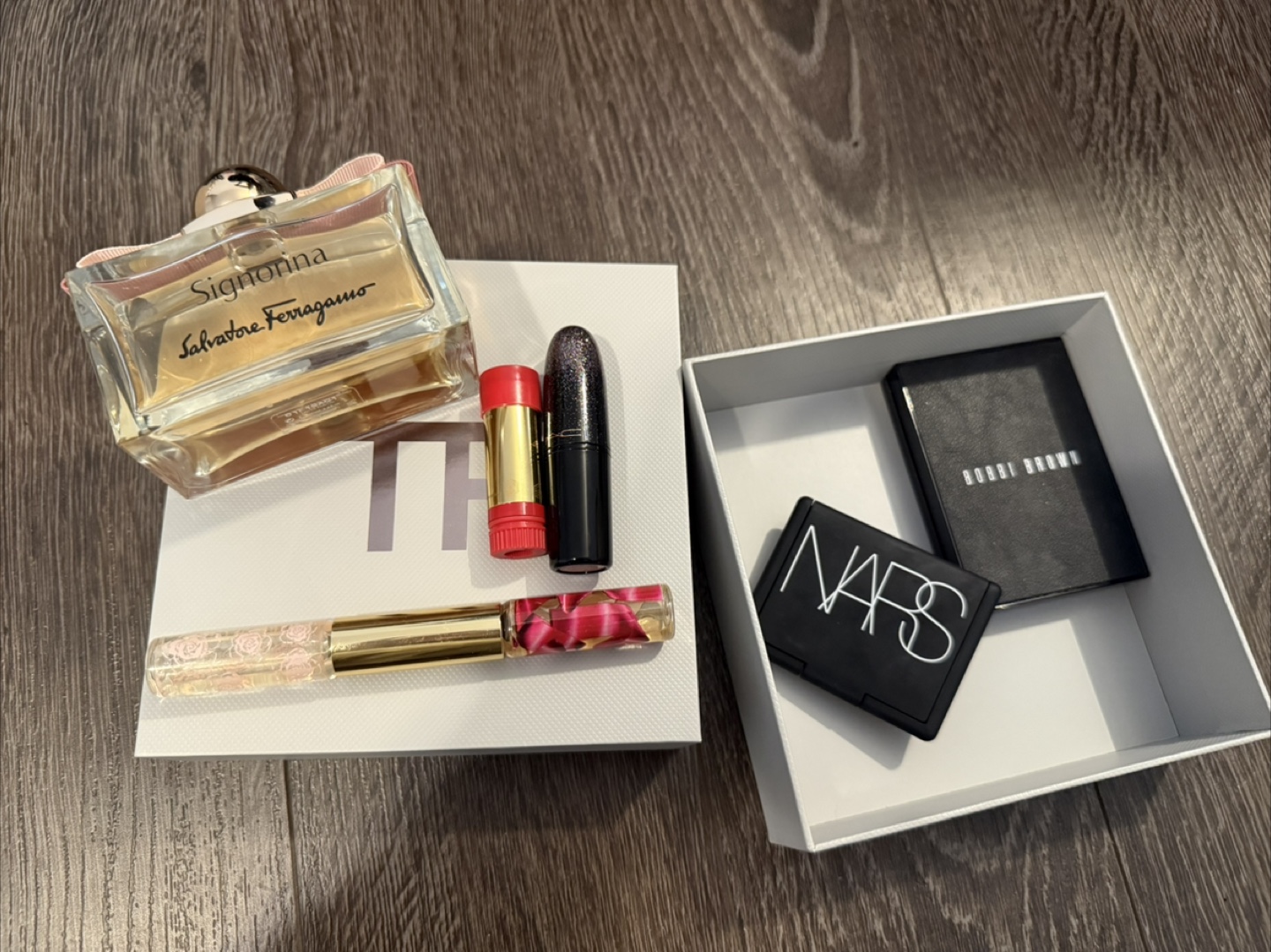 Salvatore Ferragamo Signorina & NARS Blush
