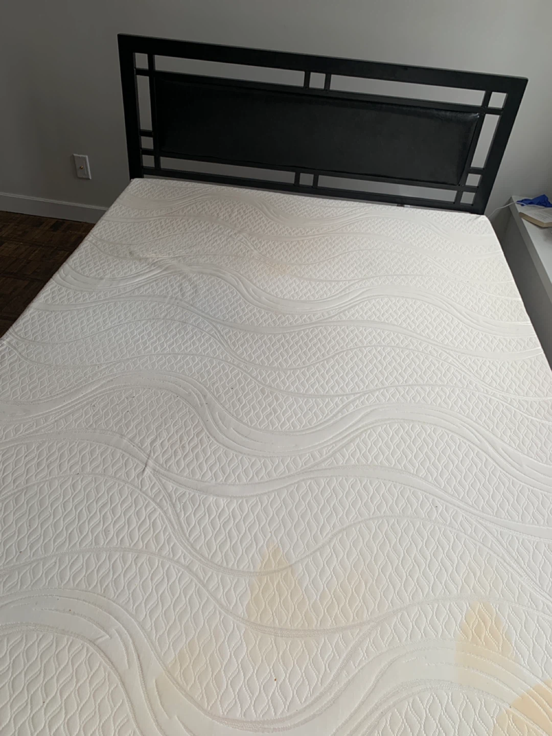 Queen Size Mattress with cot - photo 2