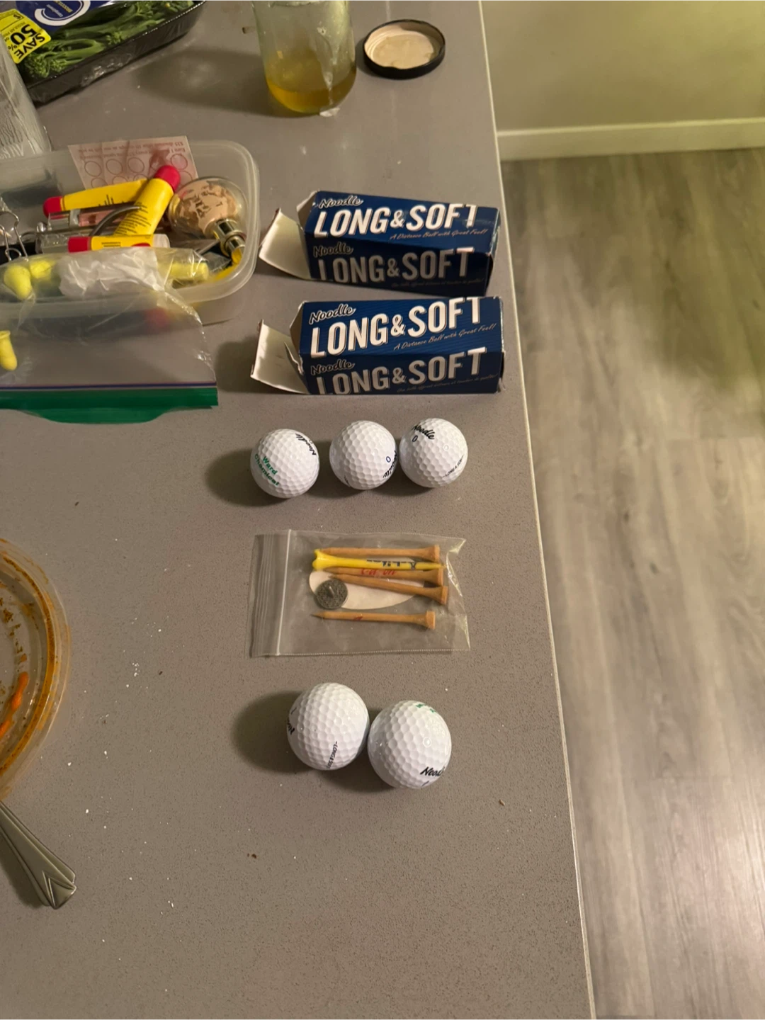 Noodle Long & Soft Golf Balls + Tees