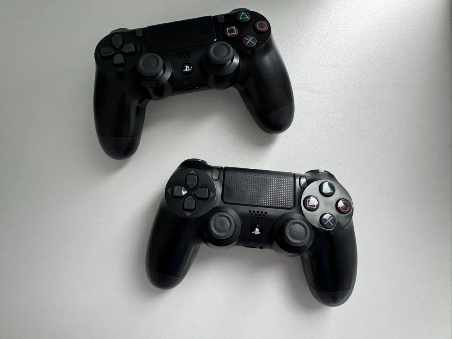 PlayStation 4 Console with 2 Controllers - photo 3